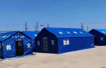 Tangshan Pengcheng Outdoor imehusika kwa kina katika usanifishaji wa michakato ya hema ya misaada ya majanga, kujenga njia thabiti ya ulinzi ya ubora wa vifaa vya dharura.